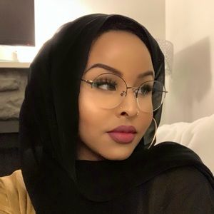 Meet your Posher, Hani